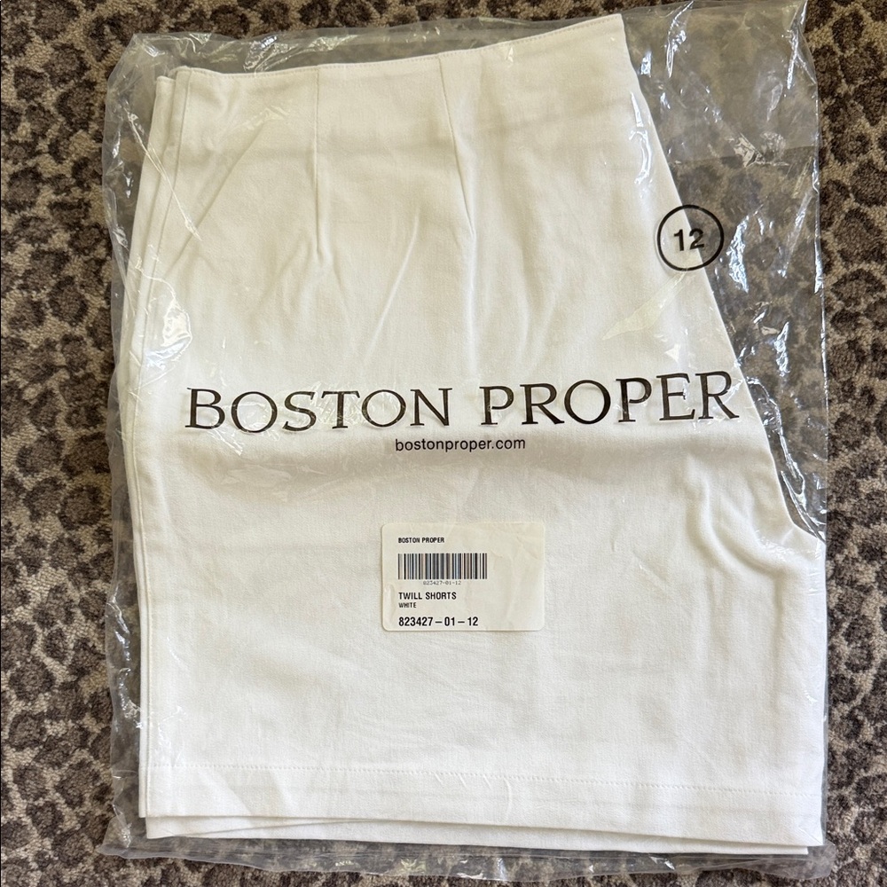 Boston Proper White Twill Shorts - Classic High-Rise Style
